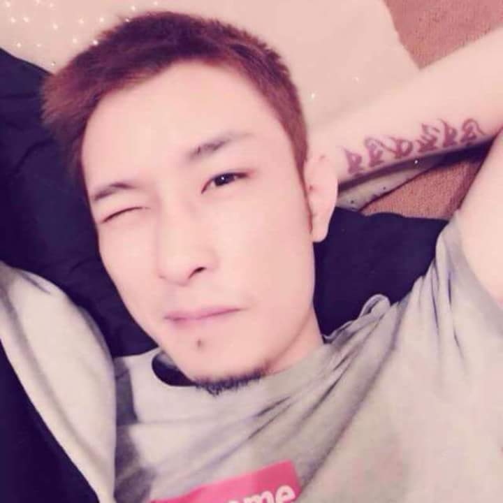 难得拥抱的第一张照片--金华相亲服务中心