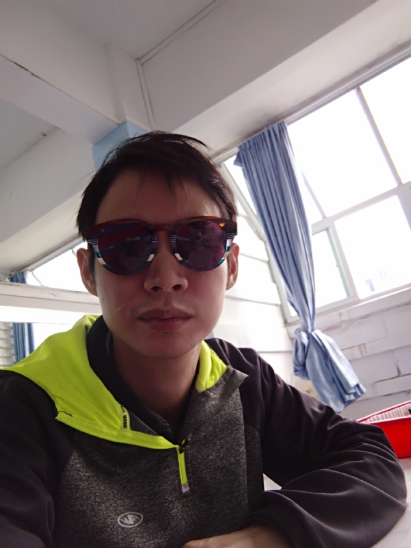 五华移民男的第一张照片--金华相亲服务中心