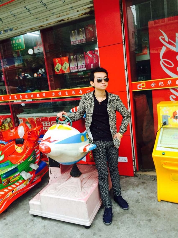 阳光帅气男嘉宾的第一张照片--金华相亲服务中心