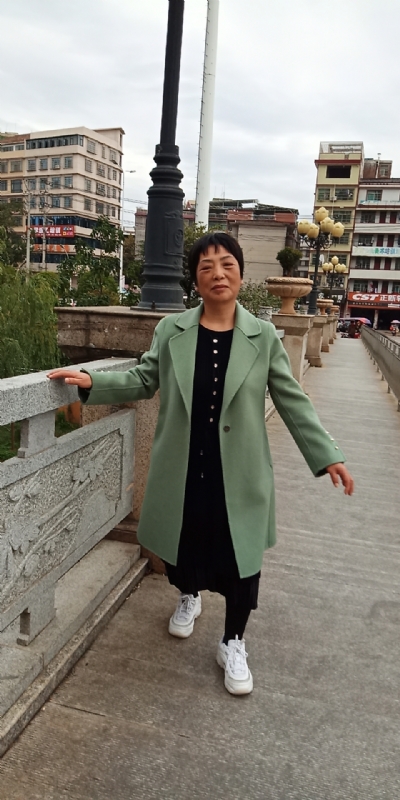 小玲的第一张照片--金华相亲服务中心