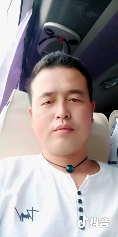 瞬间被爱上的第一张照片--金华相亲服务中心