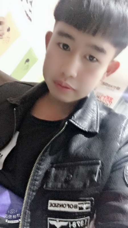 军绿色的第一张照片--金华相亲服务中心