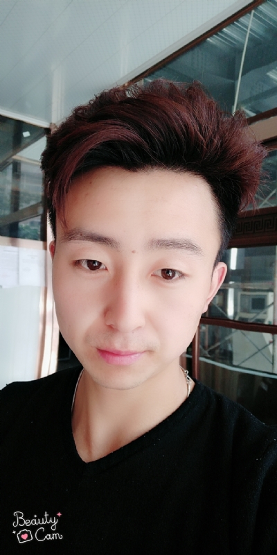 拼命微笑的第三张照片--金华相亲服务中心