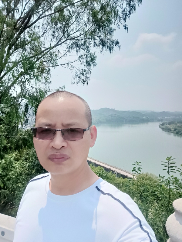 随缘随性的第一张照片--金华相亲服务中心