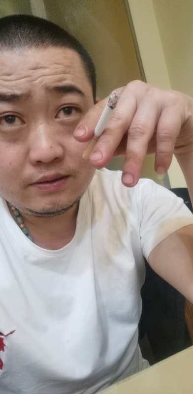 孤独的螃蟹的第一张照片--金华相亲服务中心