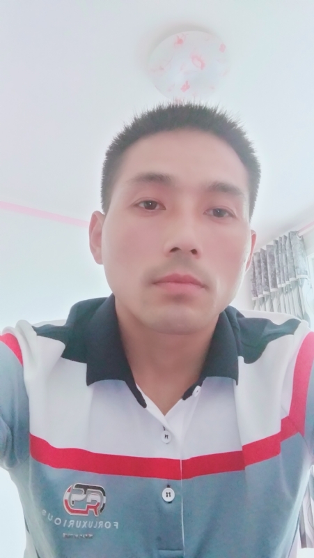 染红尘世的第一张照片--金华相亲服务中心