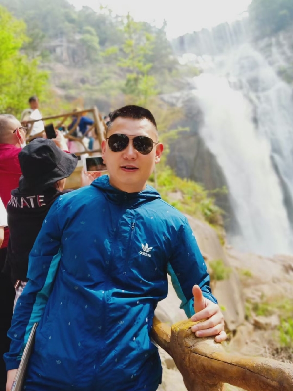 钟爱一生的第一张照片--金华相亲服务中心