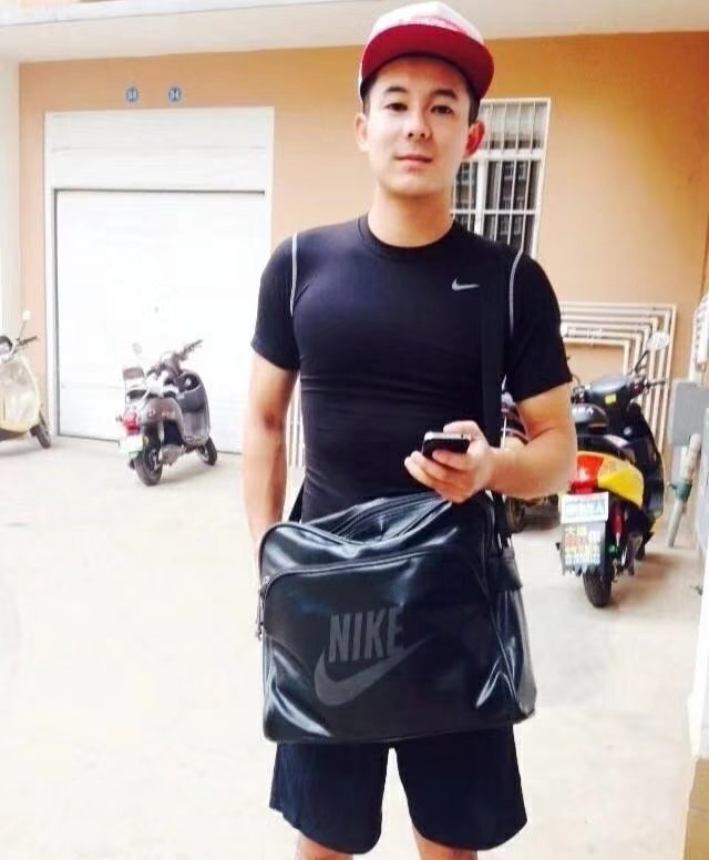 花花是只狗的第一张照片--金华相亲服务中心