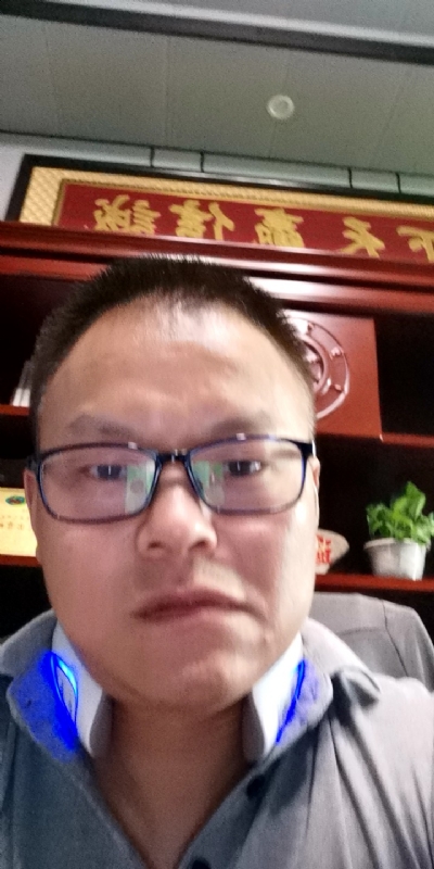 模具工匠的第一张照片--金华相亲服务中心