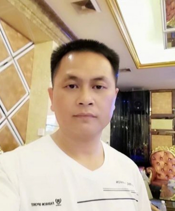 小梁的第二张照片--金华相亲服务中心