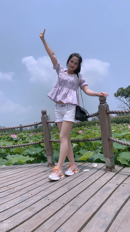 秋水伊人的第一张照片--金华相亲服务中心