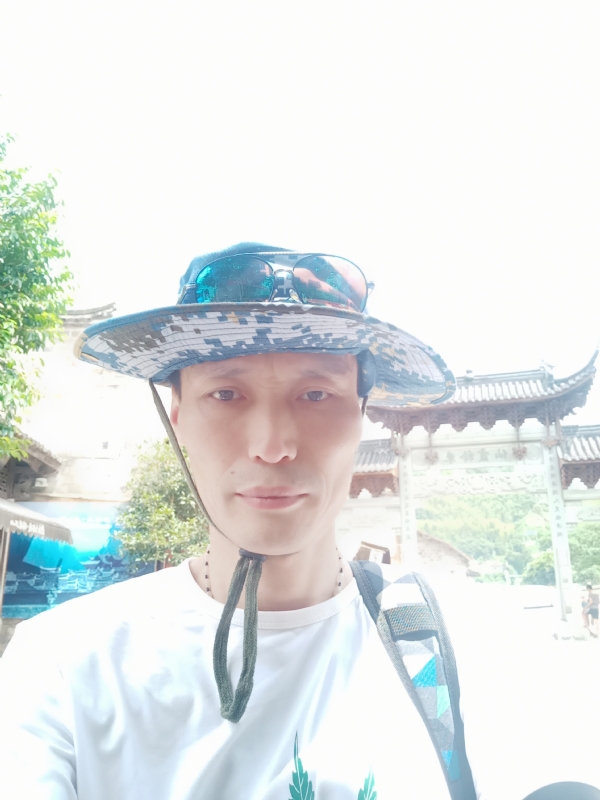 童群海的第一张照片--金华相亲服务中心