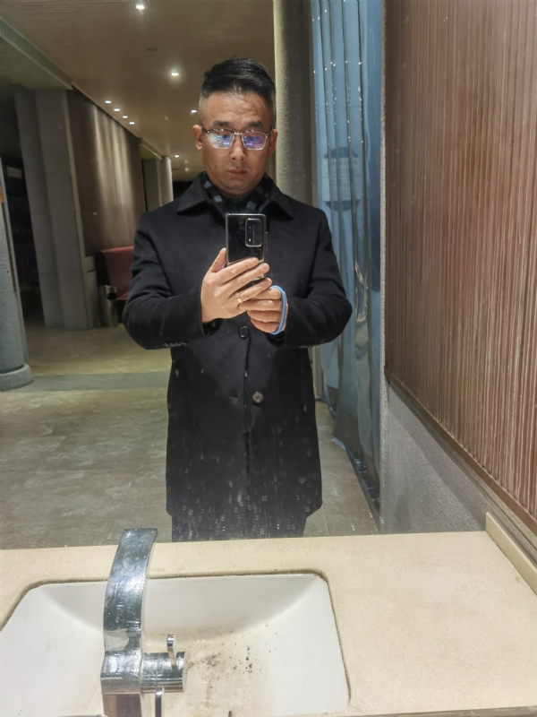 孤独尘埃的第一张照片--金华相亲服务中心