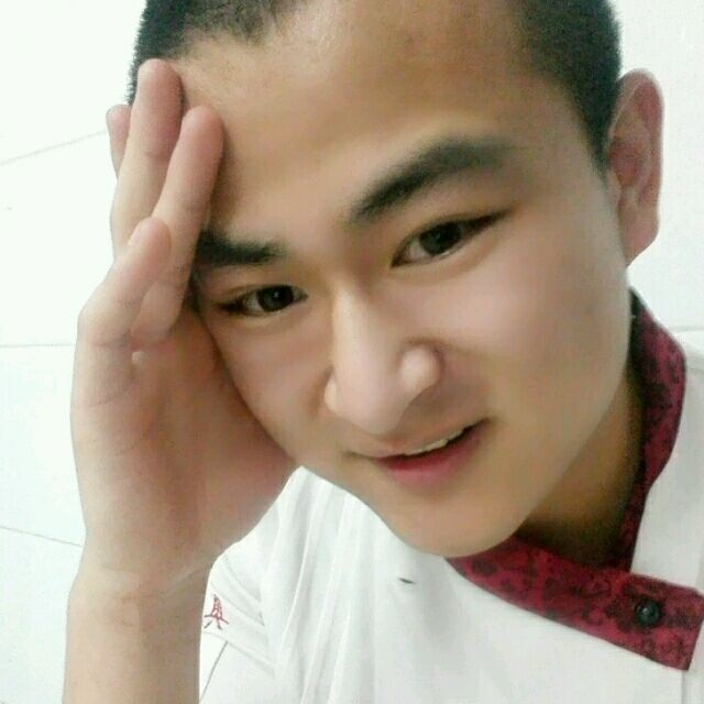 人潮拥挤的第一张照片--金华相亲服务中心