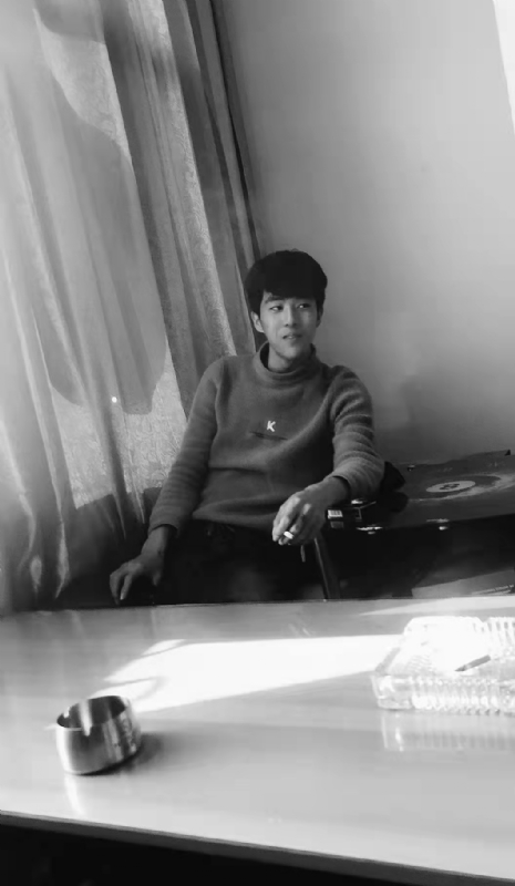 酷似小丑的第二张照片--金华相亲服务中心