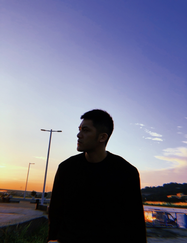 只抽半根煙的第二张照片--金华相亲服务中心