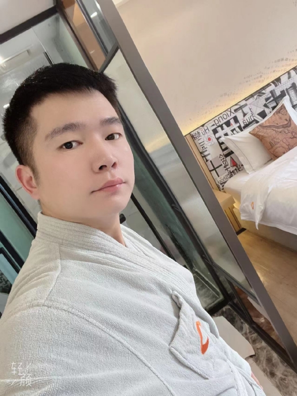 绿帽的第一张照片--金华相亲服务中心