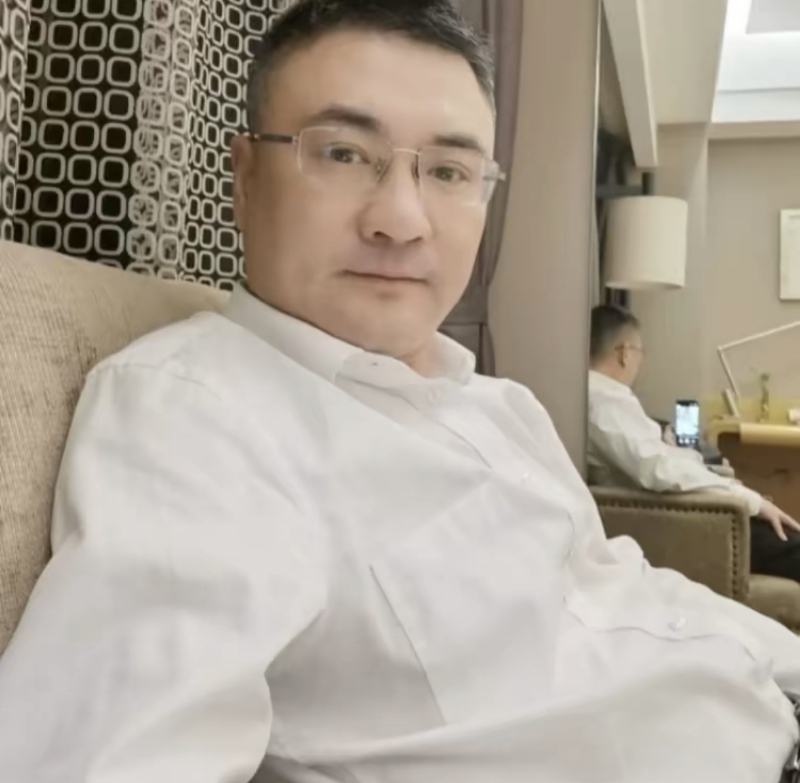 追逐的第二张照片--金华相亲服务中心