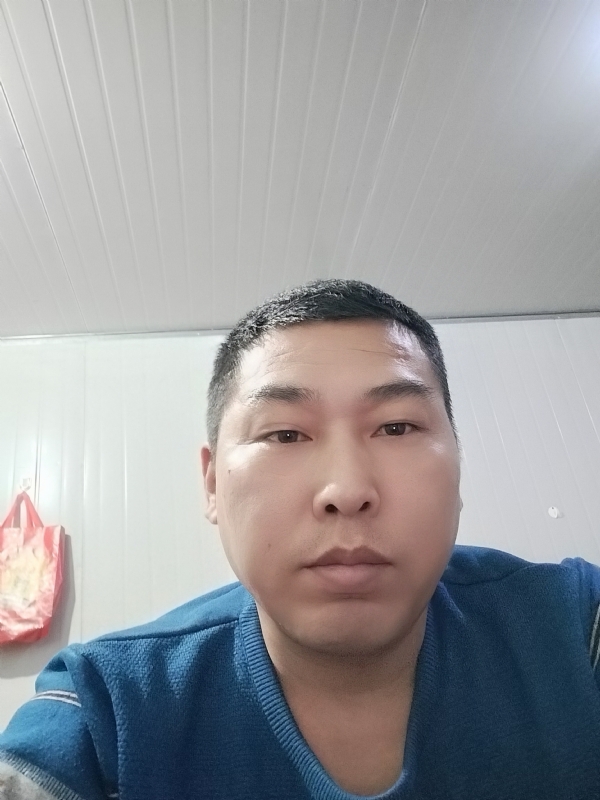 开着拖拉机去兜风的第一张照片--金华相亲服务中心