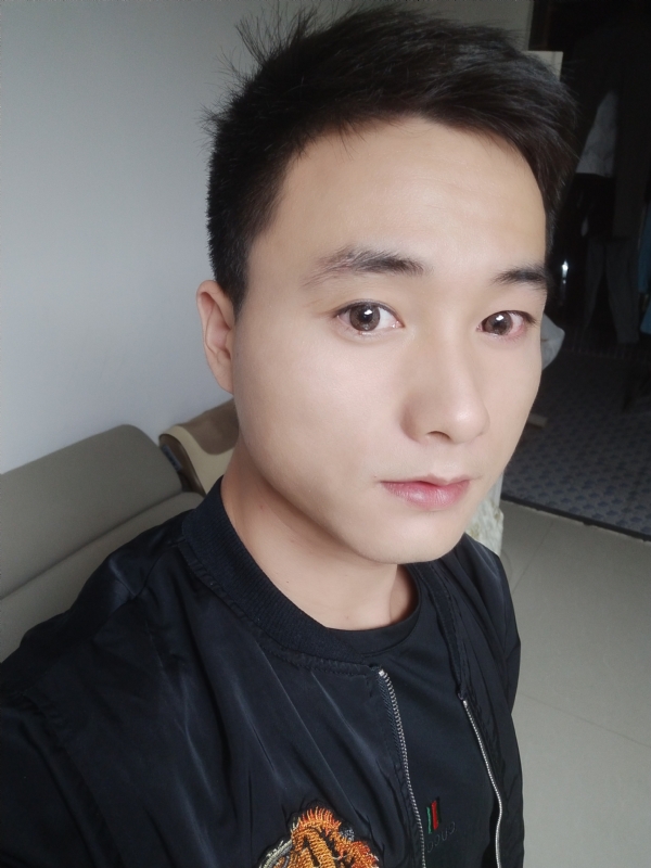 何凡的第三张照片--金华相亲服务中心