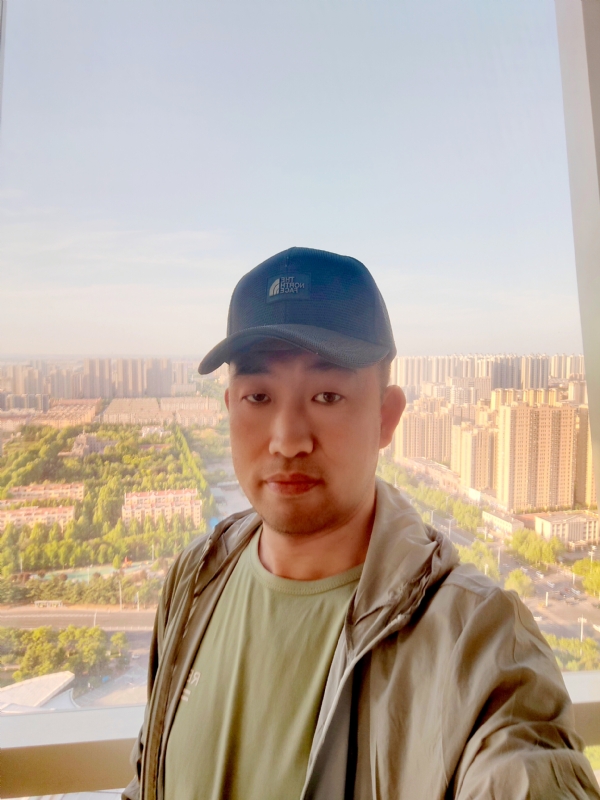 勇攀高峰的第一张照片--金华相亲服务中心