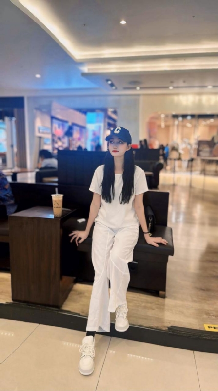 卖火柴的小女孩的第一张照片--金华相亲服务中心