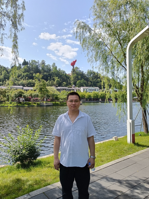 风雨相伴的第一张照片--金华相亲服务中心