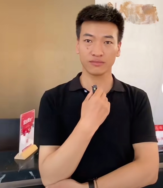 一杯梁白开的第一张照片--金华相亲服务中心