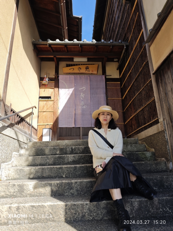 踱着方步的猫小姐的第一张照片--金华相亲服务中心