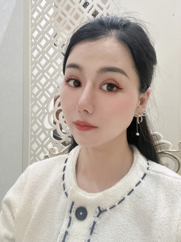 金莉的第一张照片--金华相亲服务中心