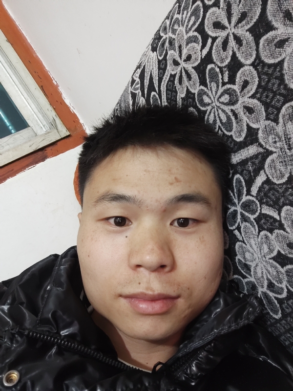 麒麟区幼儿园扛把子的第三张照片--金华相亲服务中心