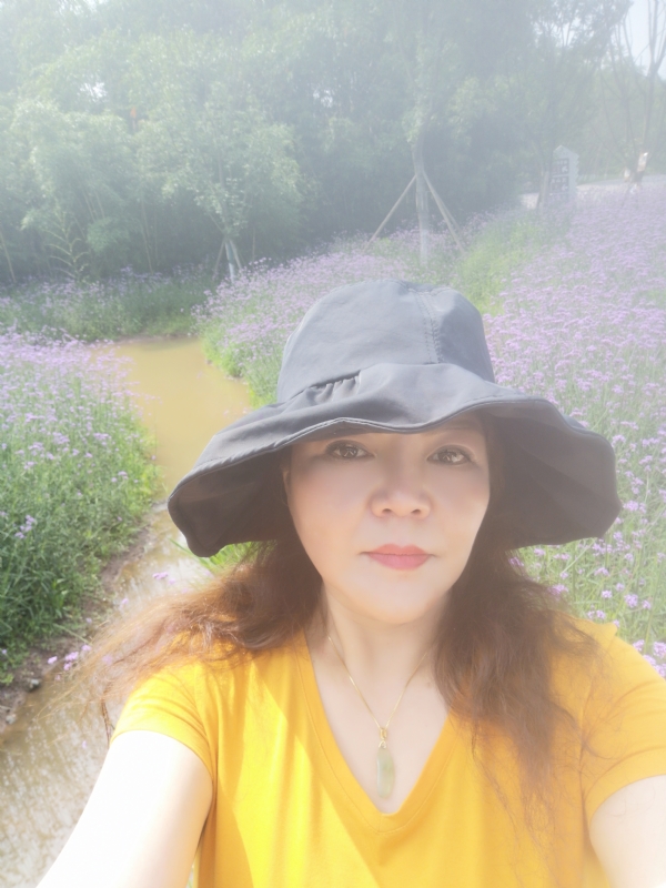 宛霞的第三张照片--金华相亲服务中心