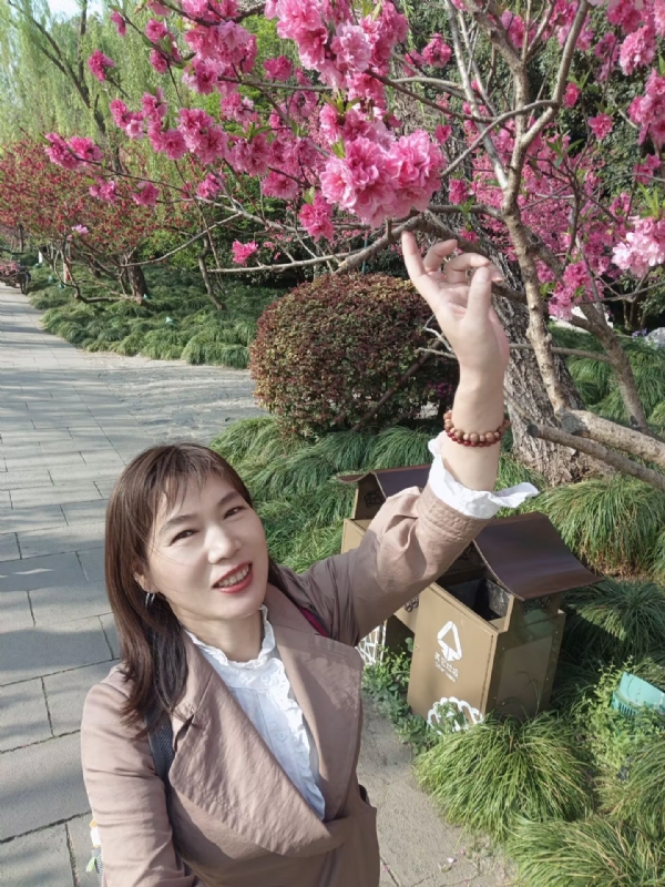 丽娜的第四张照片--金华相亲服务中心